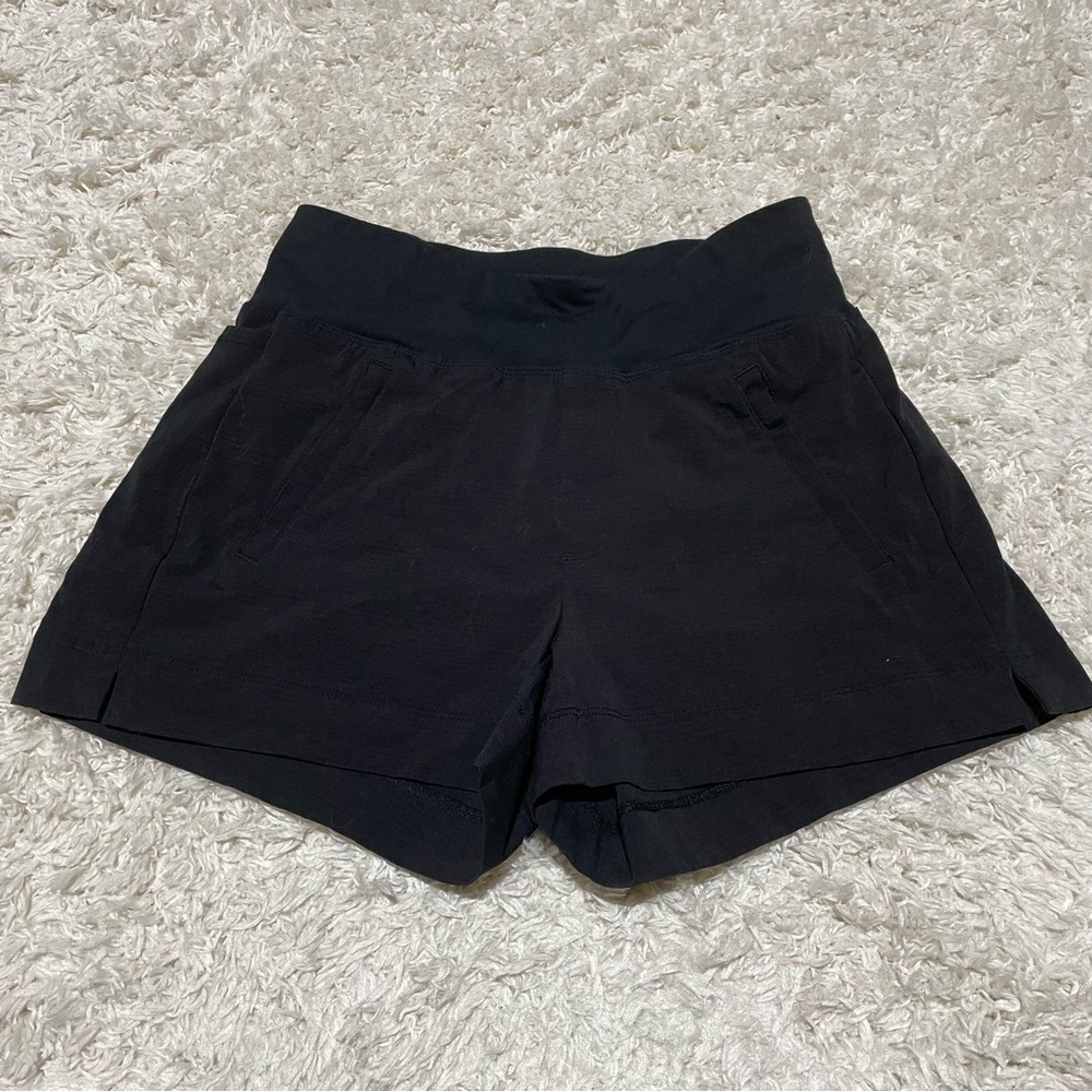 ATHLETA Trekkie North Short Black Size 0